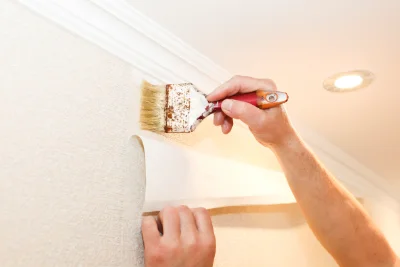 Pose de papier peint à Cos — revêtements muraux et toiles de verre